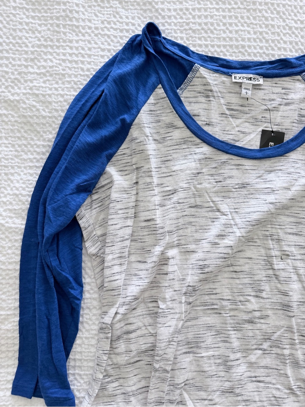NWT Express Raglan Tee - Picture 5 of 11